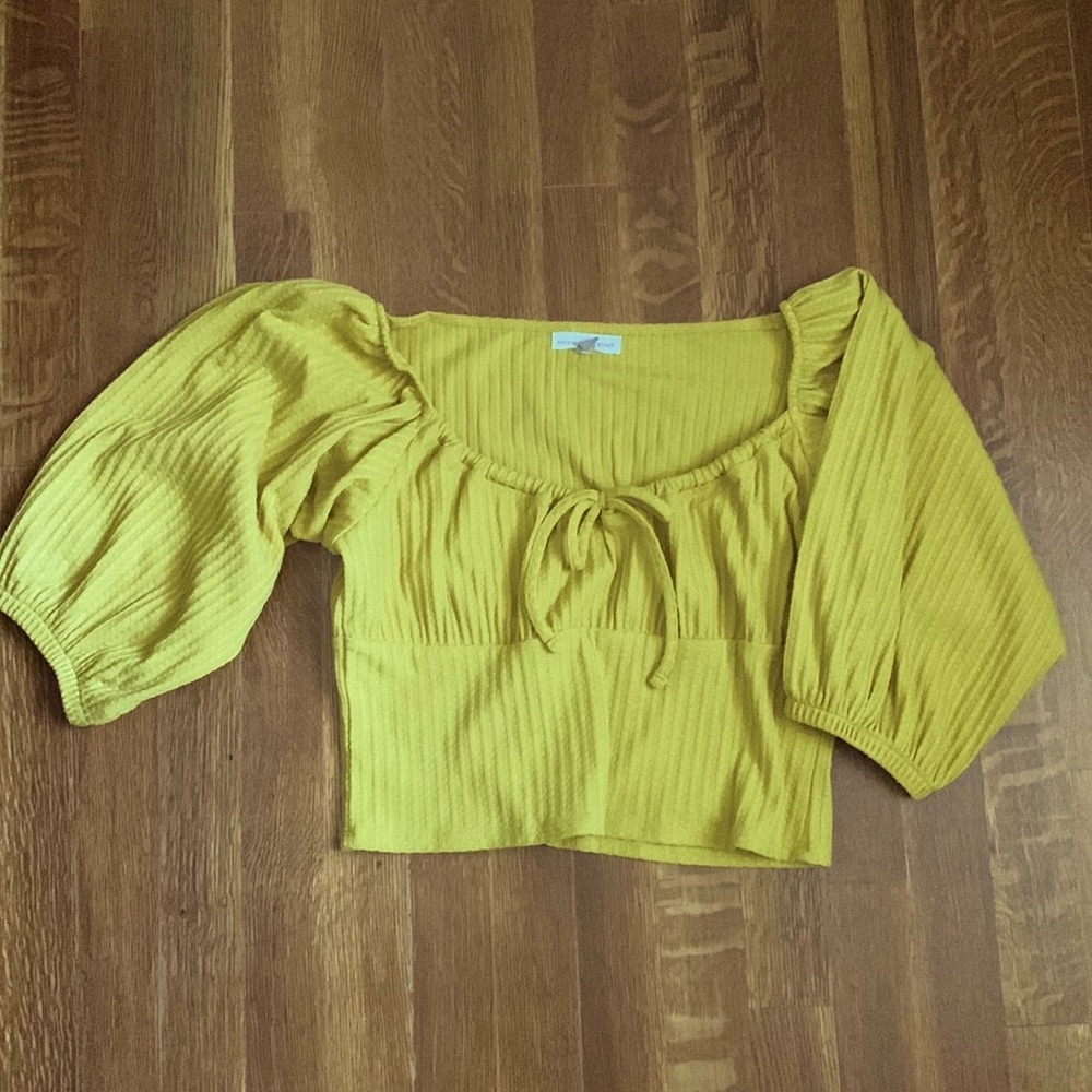 Backyard Roses Lily Top in Mustard - Picture 2 of 3